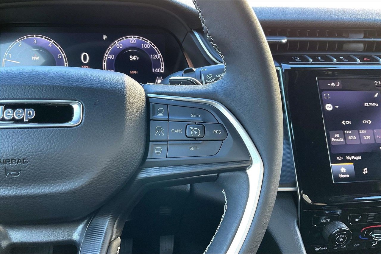 Used 2024 Jeep Grand Cherokee Altitude AWD/4WD image 29