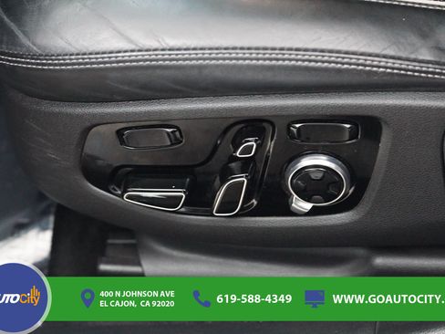 Used 2017 Genesis G90 3.3T Premium RWD image 19