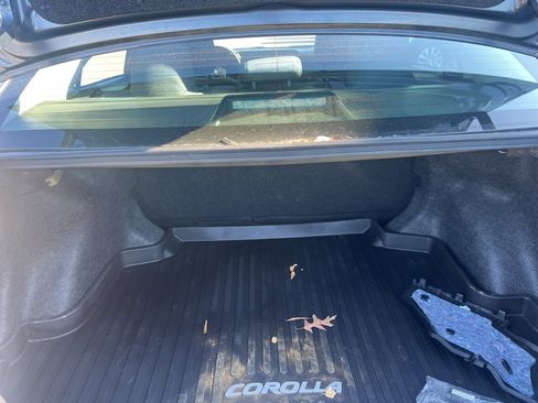 Used 2018 Toyota Corolla L image 9