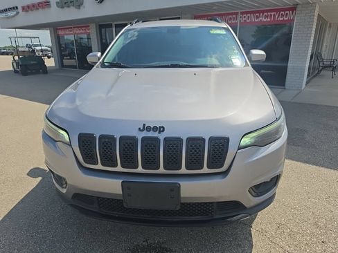Used 2019 Jeep Cherokee Latitude Plus AWD/4WD image 8