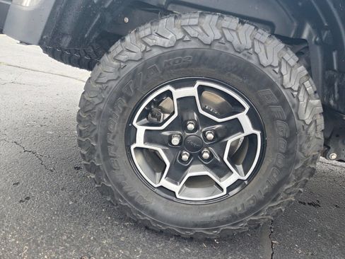 Used 2021 Jeep Gladiator Mojave w/ Cold Weather Group image 19