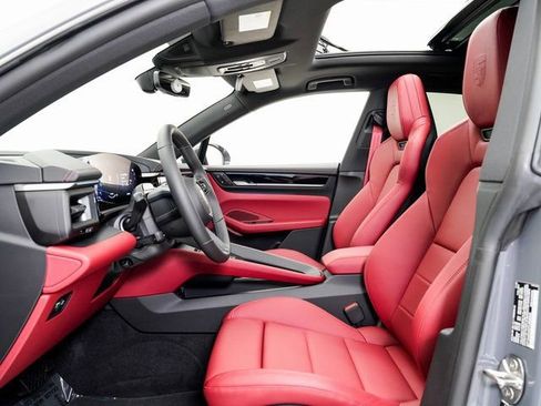 New 2026 Porsche Macan 4 Electric image 8