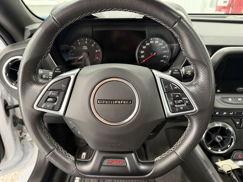 Used 2022 Chevrolet Camaro SS RWD image 8