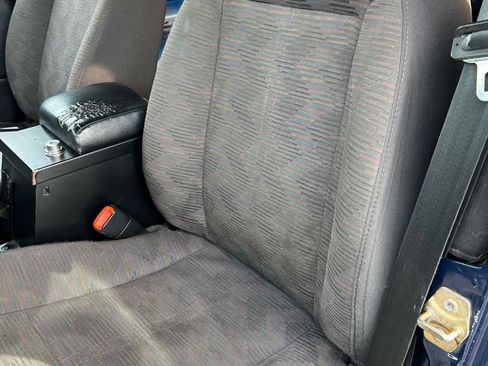 Used 2003 Jeep Wrangler X image 35