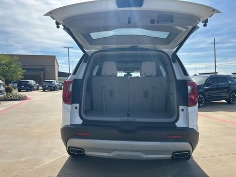 Used 2023 GMC Acadia SLT image 9