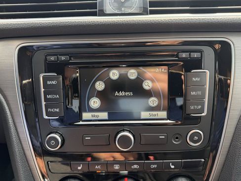 Used 2015 Volkswagen Passat TDI SE FWD image 35