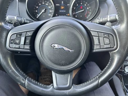 Used 2017 Jaguar XE Premium RWD image 17