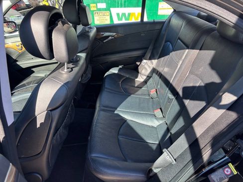 Used 2008 Mercedes-Benz E 350 4MATIC Sedan image 16