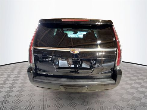Used 2018 Cadillac Escalade Premium Luxury image 7