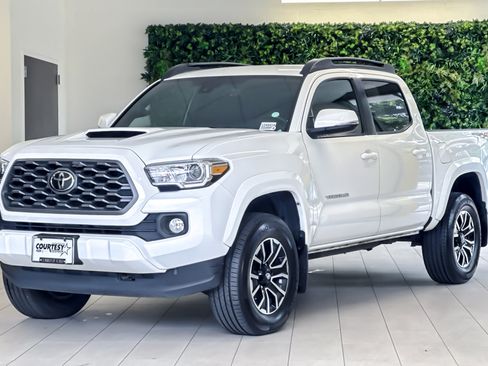 Used 2022 Toyota Tacoma TRD Sport AWD/4WD image 8