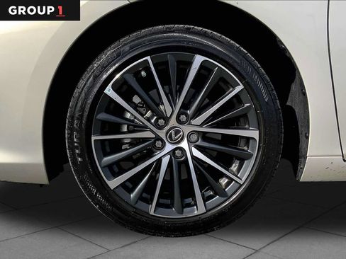 Certified 2024 Lexus ES 350 w/ Premium Package FWD image 11
