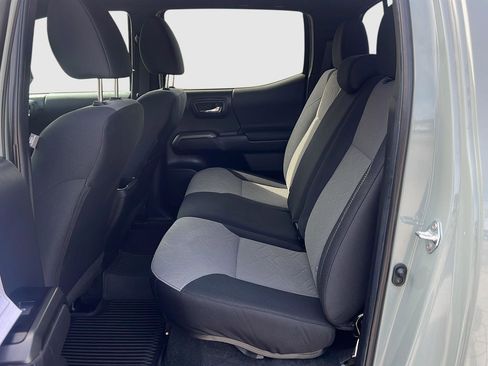 Used 2023 Toyota Tacoma TRD Off-Road image 39