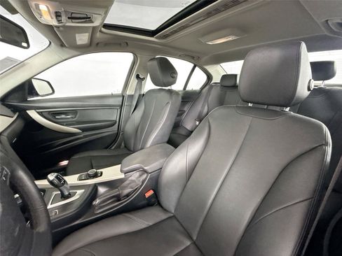 Used 2015 BMW 320i xDrive Sedan AWD/4WD image 3