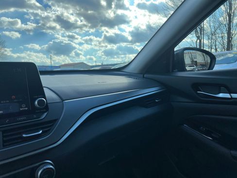 Used 2025 Nissan Altima 2.5 SR image 34