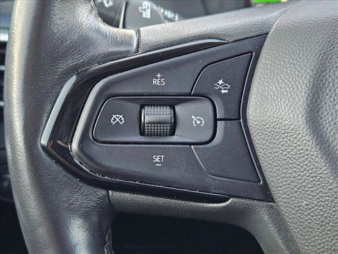 Used 2023 Chevrolet Bolt EUV Premier w/ Sun & Sound Package FWD image 11