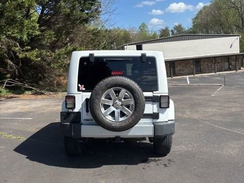 Used 2015 Jeep Wrangler Unlimited Sahara w/ Connectivity Group image 8