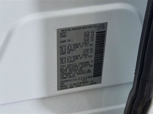 Used 2025 Nissan Pathfinder SL AWD/4WD image 32