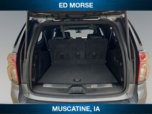 Used 2022 Chevrolet Suburban Z71 w/ Luxury Package AWD/4WD image 18