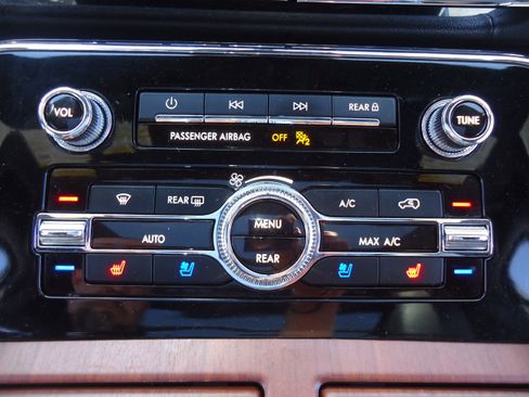 Certified 2023 Lincoln Navigator L Reserve AWD/4WD image 19