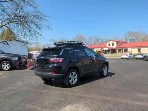 Used 2018 Jeep Compass Latitude AWD/4WD image 5