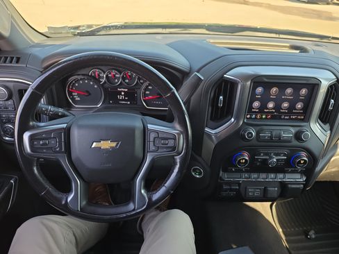 Used 2020 Chevrolet Silverado 1500 LTZ AWD/4WD image 14