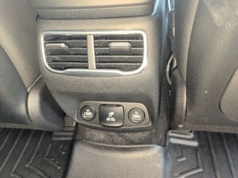 Certified 2021 Hyundai Santa Fe Limited image 15