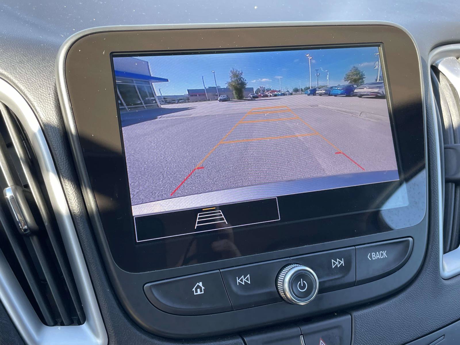 Used 2025 Chevrolet Malibu LT FWD image 26