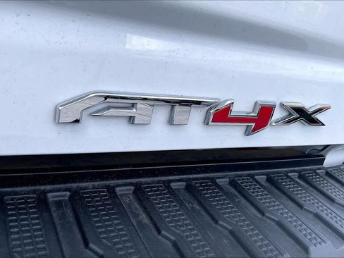Used 2025 GMC Sierra 2500 AT4X AWD/4WD image 9