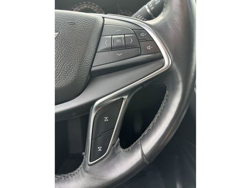 Used 2017 Cadillac XT5 Luxury image 24