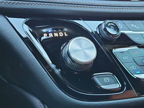 New 2026 Chrysler Pacifica Pinnacle image 31