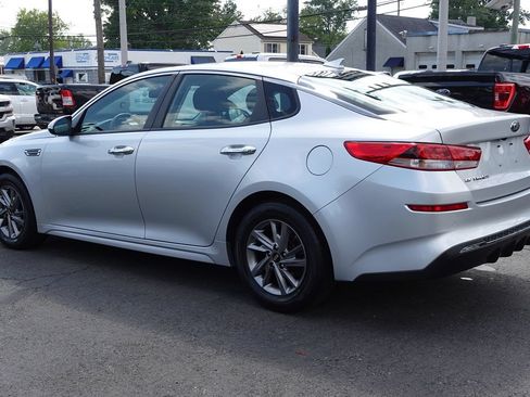 Used 2019 Kia Optima LX FWD image 2