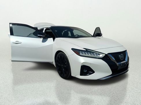 Used 2020 Nissan Maxima SR w/ Sport Mat Group FWD image 9