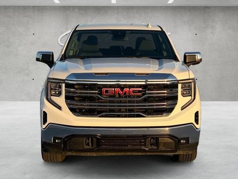 Used 2025 GMC Sierra 1500 SLT image 18