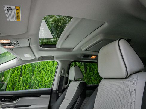 Certified 2026 Honda Odyssey Elite image 27