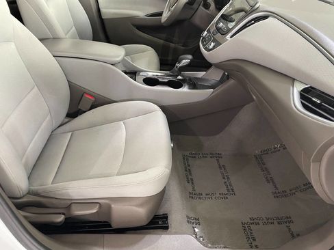 Used 2022 Chevrolet Malibu LS image 27