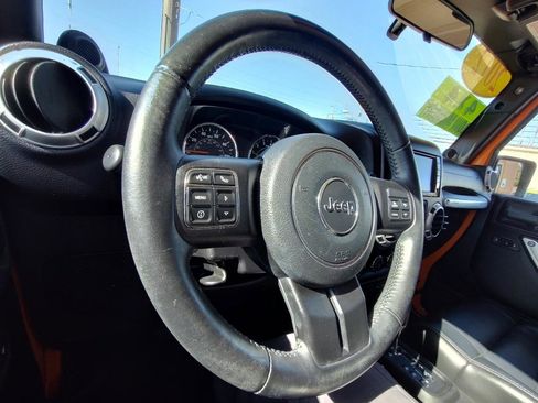 Used 2012 Jeep Wrangler Unlimited Sahara w/ Connectivity Group AWD/4WD image 22