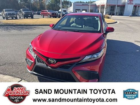 Used 2023 Toyota Camry SE image 7