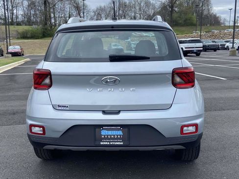 Certified 2023 Hyundai Venue SEL w/ Cargo Package image 4