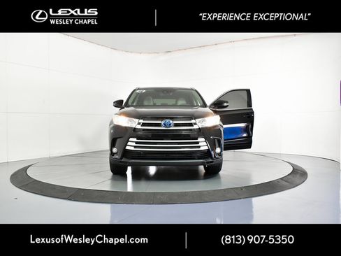 Used 2018 Toyota Highlander XLE image 40