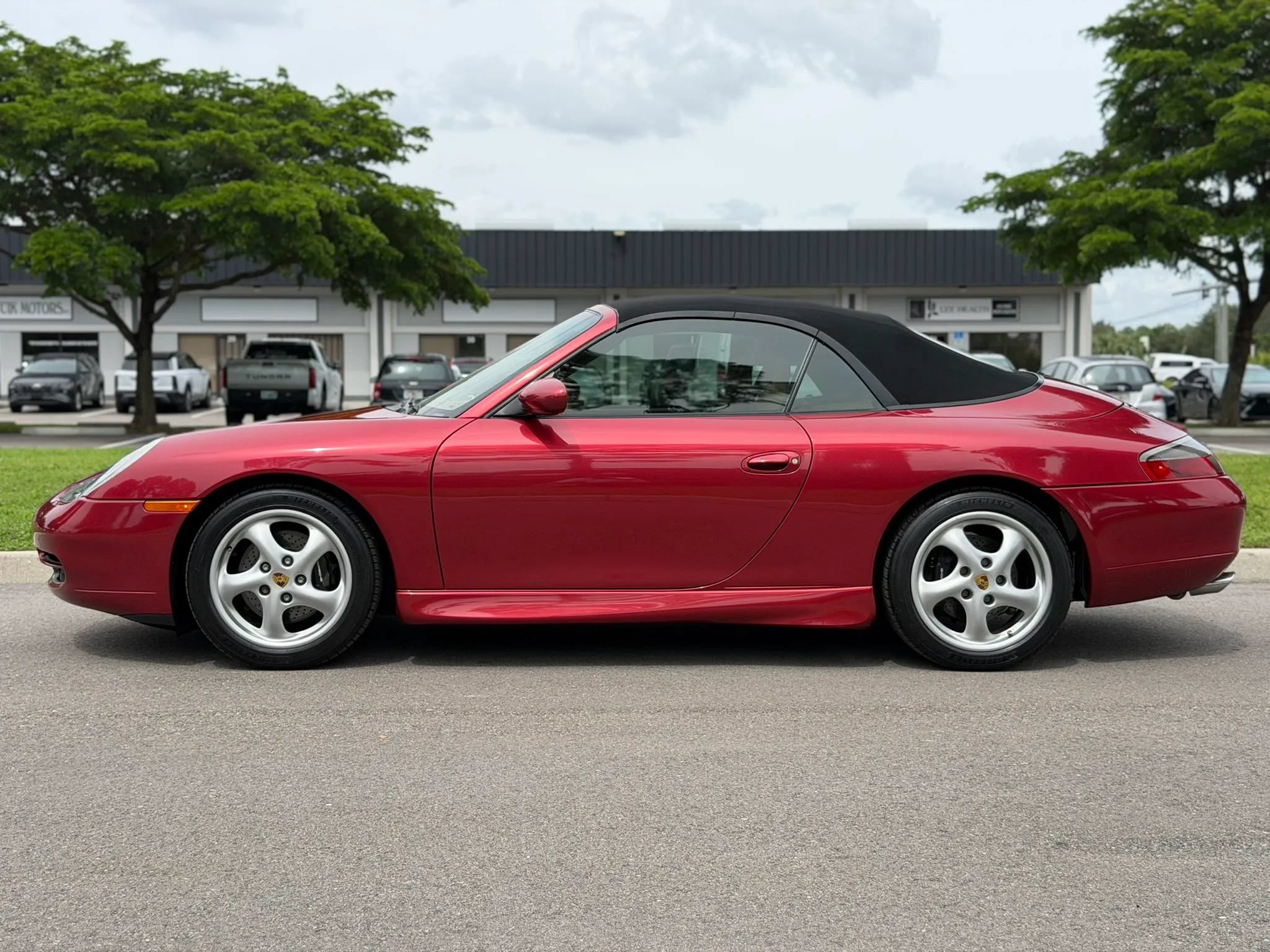 Used 2001 Porsche 911 Cabriolet image 21