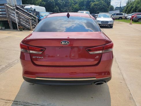 Used 2018 Kia Optima S FWD image 10