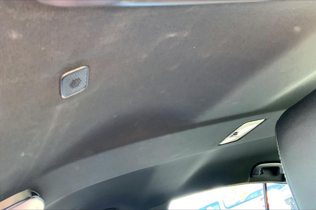 Used 2025 Toyota Camry SE FWD image 8