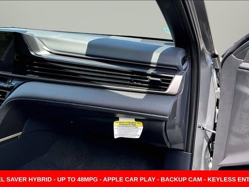 Used 2025 Toyota Camry SE FWD image 25