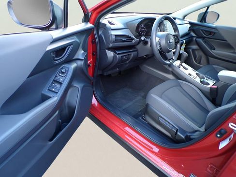 Used 2025 Subaru Crosstrek 2.0i Premium image 18