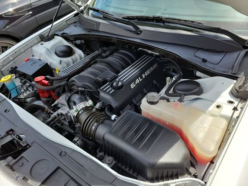Used 2023 Chrysler 300 C RWD image 37