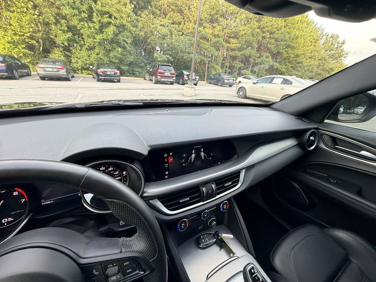 Used 2022 Alfa Romeo Stelvio Veloce AWD/4WD image 25