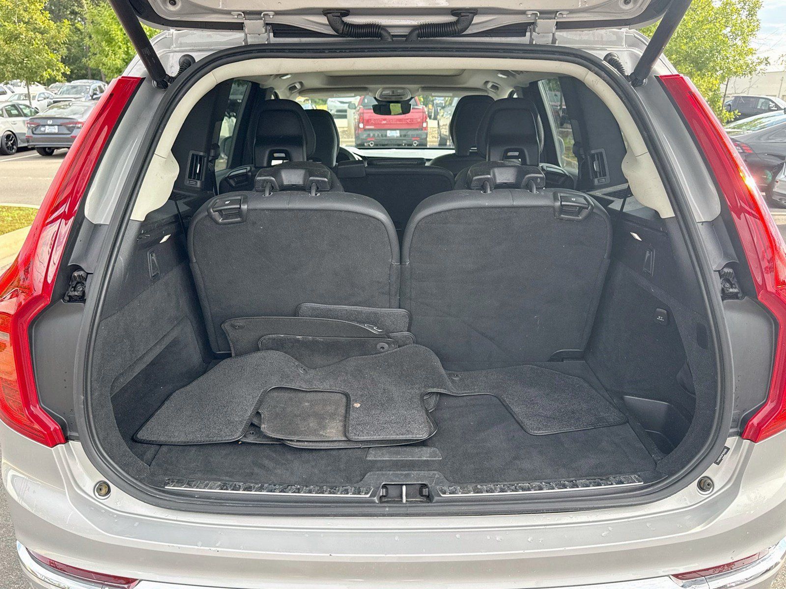 Used 2023 Volvo XC90 B6 Plus AWD/4WD image 27