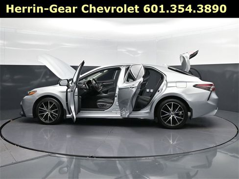 Used 2024 Toyota Camry SE image 47