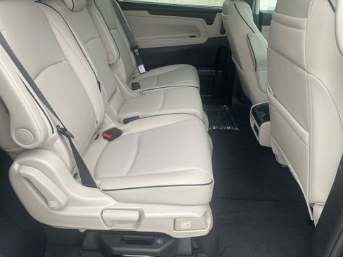 Certified 2026 Honda Odyssey Touring image 32