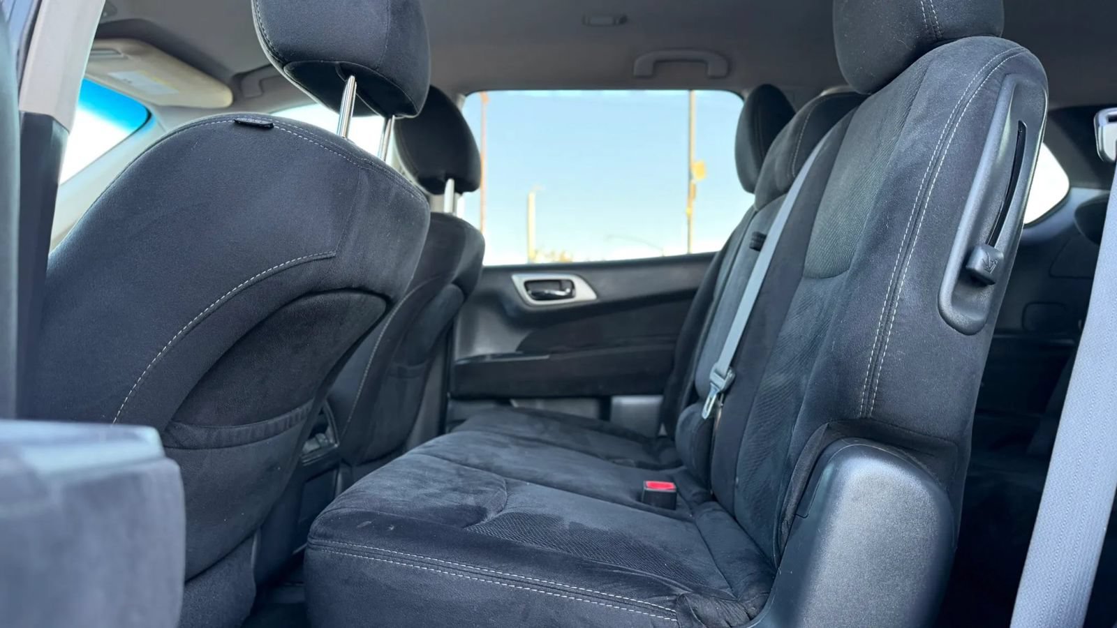 Used 2014 Nissan Pathfinder SV w/ Trailer Tow Package AWD/4WD image 10
